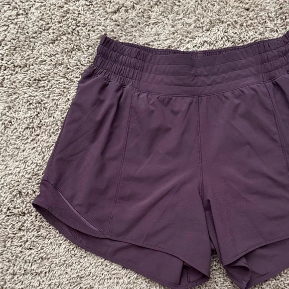 lululemon athletica Hotty Hot Shorts - Picture 3 of 7